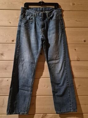 Men's Vintage Levi's 505 Straight Blue Jeans with Classic Stonewashed Look 34x32